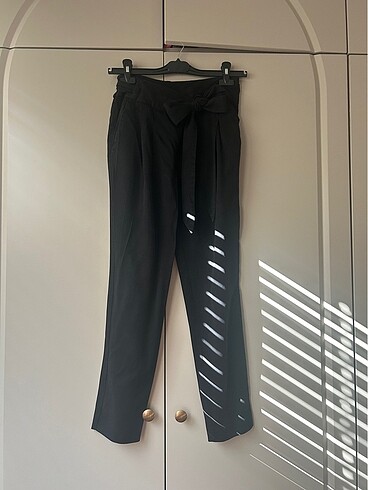Mango fiyonk bağlamalı pantolon