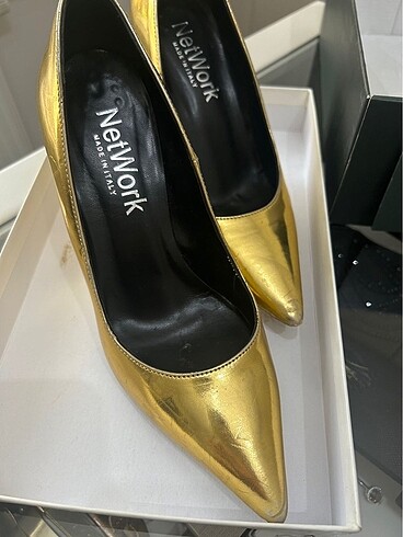 Network Network stiletto