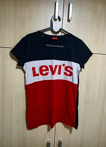 Levis t-shirt 