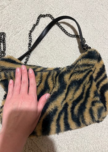 Stradıvarius Kahverengi Zebra Desenli Kürklü Kadın Çanta - Görsel 2