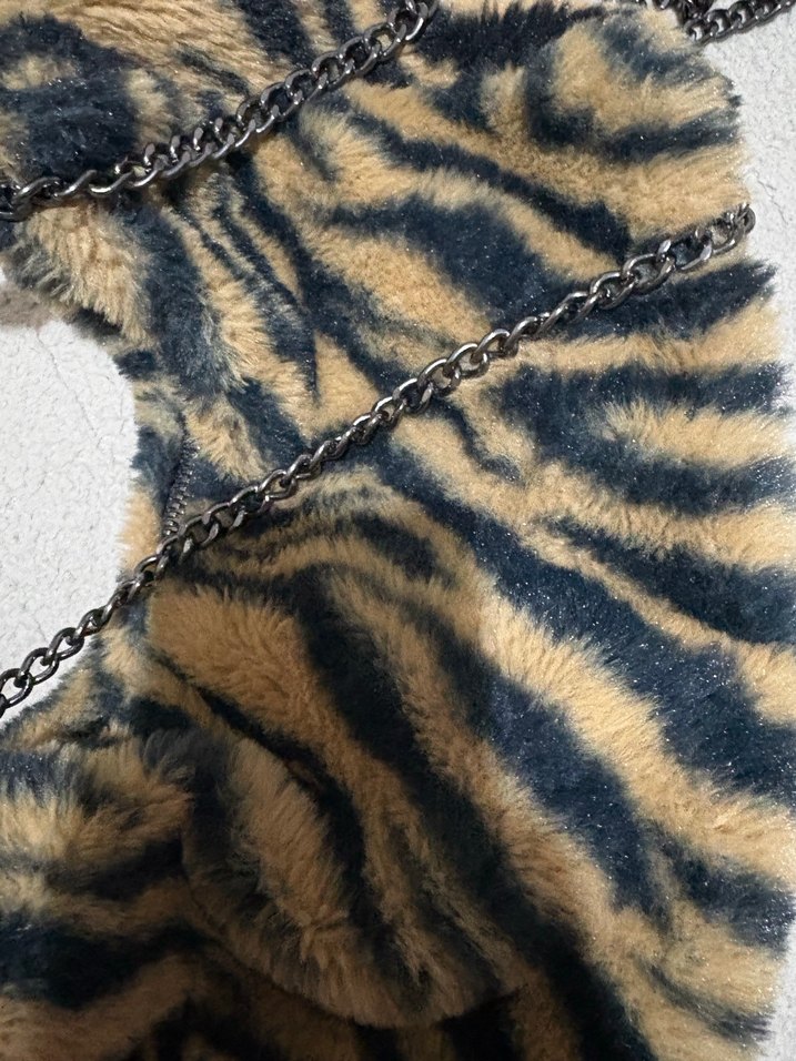 Stradıvarius Kahverengi Zebra Desenli Kürklü Kadın Çanta - Görsel 4