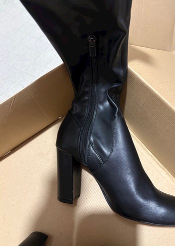 Stradivarius sıfır Topuklu Diz Üstü Kadın Çizme - Görsel 4