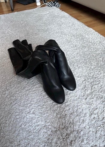 Stradivarius sıfır Topuklu Diz Üstü Kadın Çizme - Görsel 6