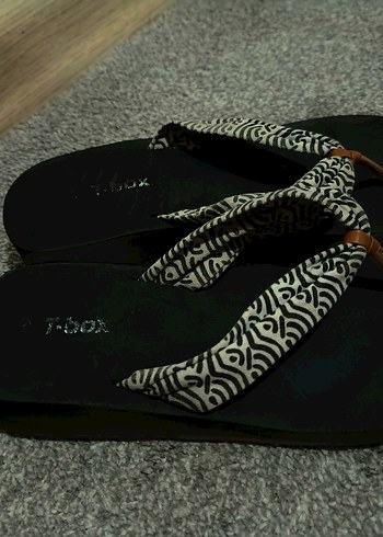 T-box t box Kadın Zebra Desenli Dolgu Topuk Terlik