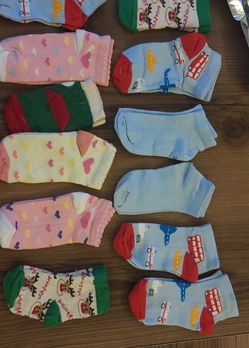 Çocuklar için renkli örgü çoraplar - Görsel 2