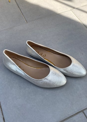 Gri Parlak Suni Deri  Blok Topuklu Kadın Babet - Görsel 2