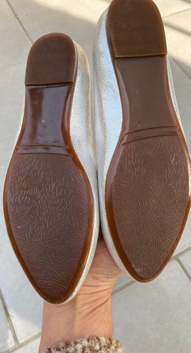 Gri Parlak Suni Deri  Blok Topuklu Kadın Babet - Görsel 4