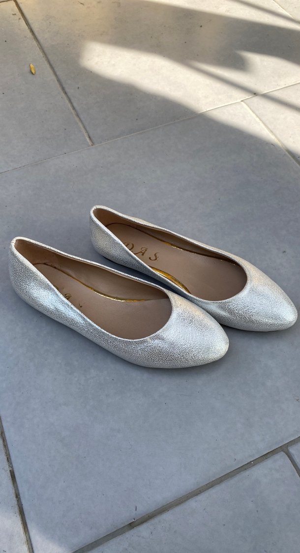 Gri Parlak Suni Deri  Blok Topuklu Kadın Babet - Görsel 2