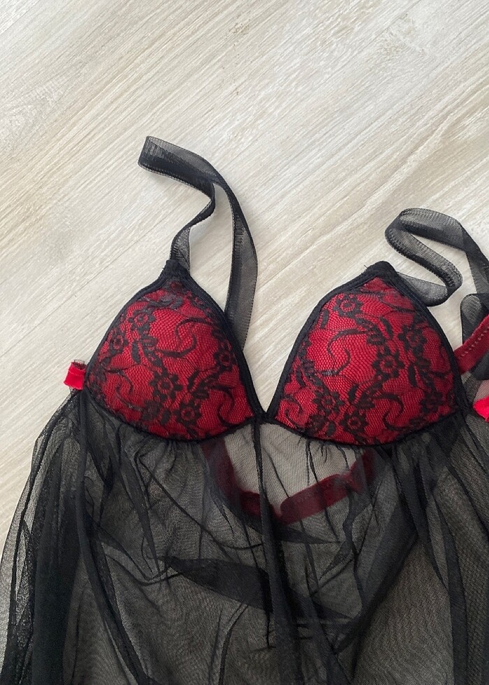 Siyah kırmızı fantastik gecelik - Görsel 3