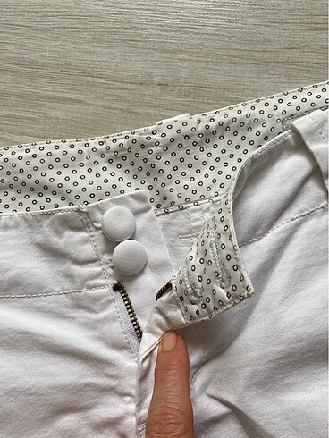 Beyaz kısa bayan şort - Görsel 3