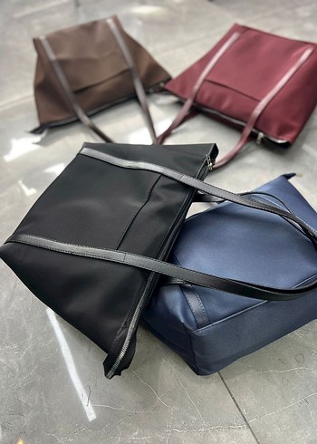Kadın Lacivert Minimalist Fermuarlı Çanta