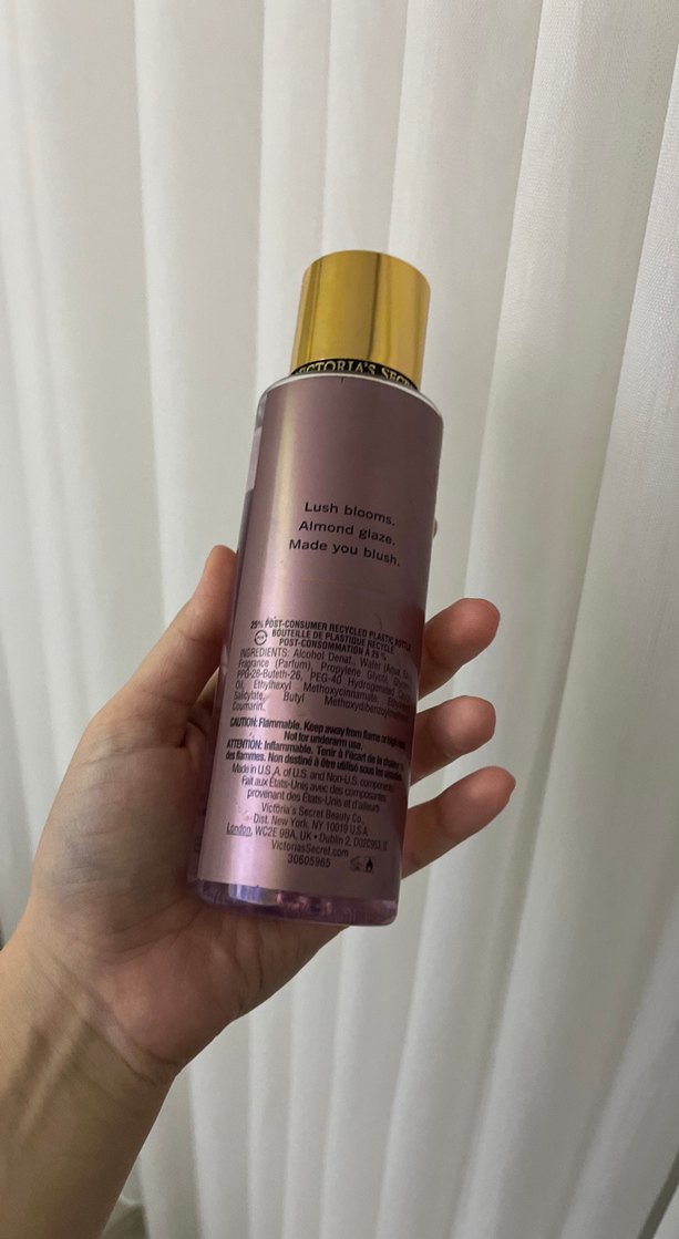 Victoria's Secret Velvet Petals Kadın Parfümü 250ml - Görsel 2