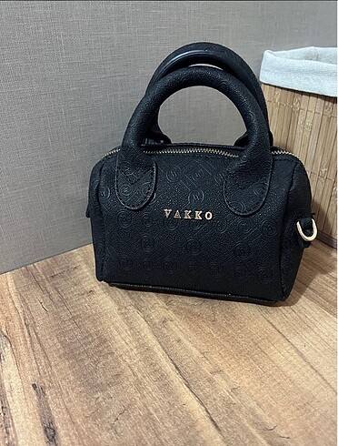 Vakko Vakko siyah