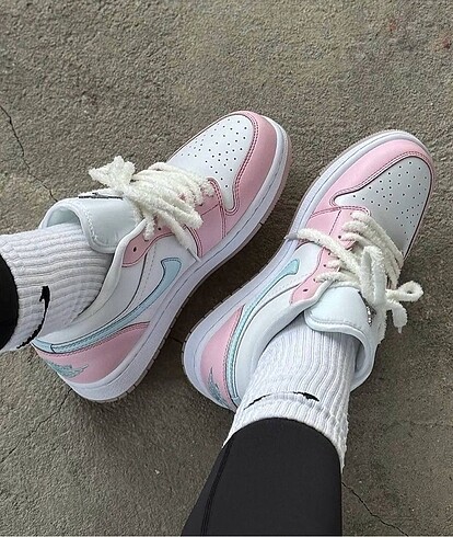 Air Jordan 1 Low
