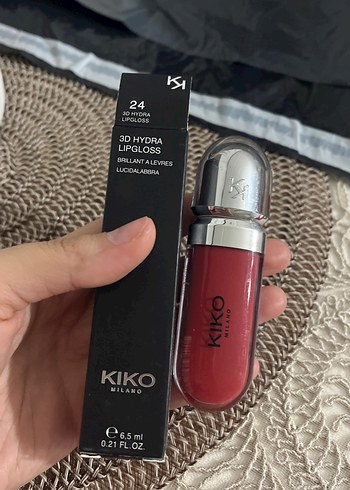 Kiko 24 No 3D Hydra Parlak Ruj
