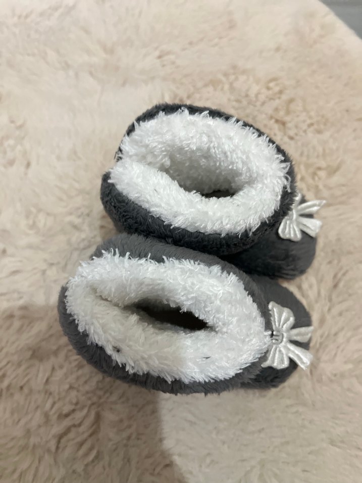 Yenidogan bebek  Gri Kürklü Nakışlı Ev Terliği - Görsel 5
