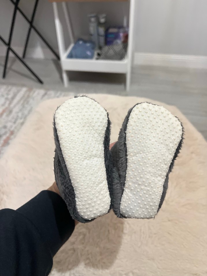 Yenidogan bebek  Gri Kürklü Nakışlı Ev Terliği - Görsel 3