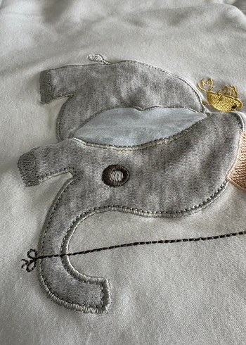 Nakışlı Beyaz ve Gri Çocuk Battaniyesi - Görsel 12