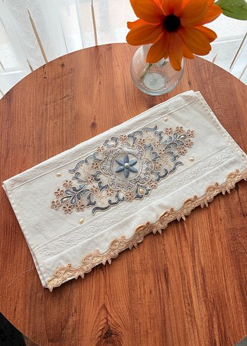 Nakışlı Vintage Beyaz Havlu - Görsel 2