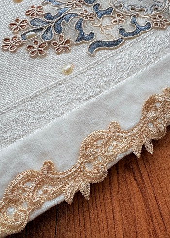 Nakışlı Vintage Beyaz Havlu - Görsel 3