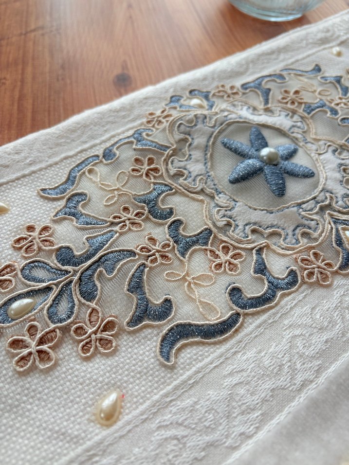 Nakışlı Vintage Beyaz Havlu - Görsel 4