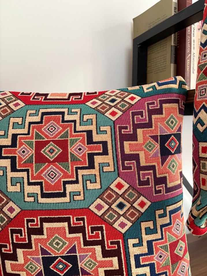 2 adet Etnik Desenli Çok Renkli Kırlent Kılıfı - Görsel 3