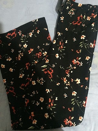 Çiçekli pantolon