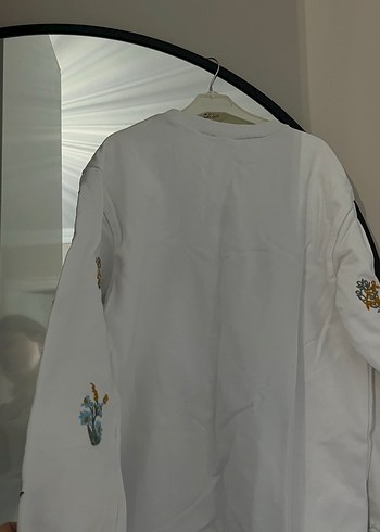 Nakış İşlemeli Beyaz Kadın kazak - Görsel 4