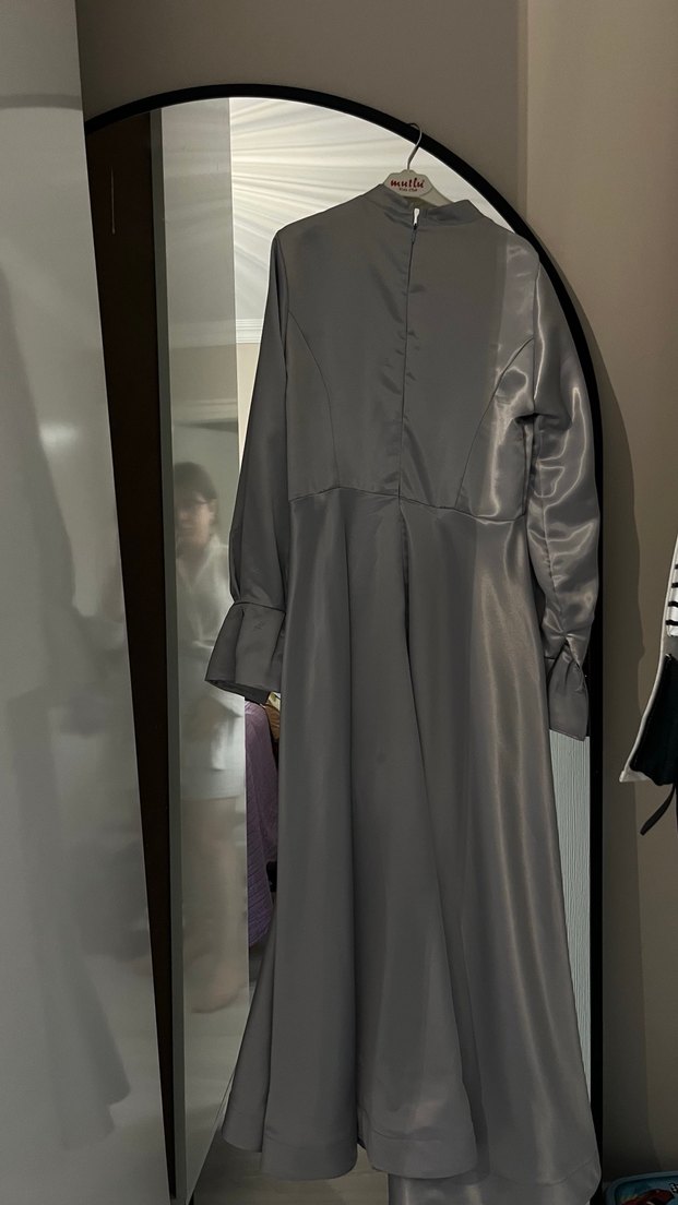 Gri Uzun Kollu Drapeli Uzun Elbise - Görsel 4