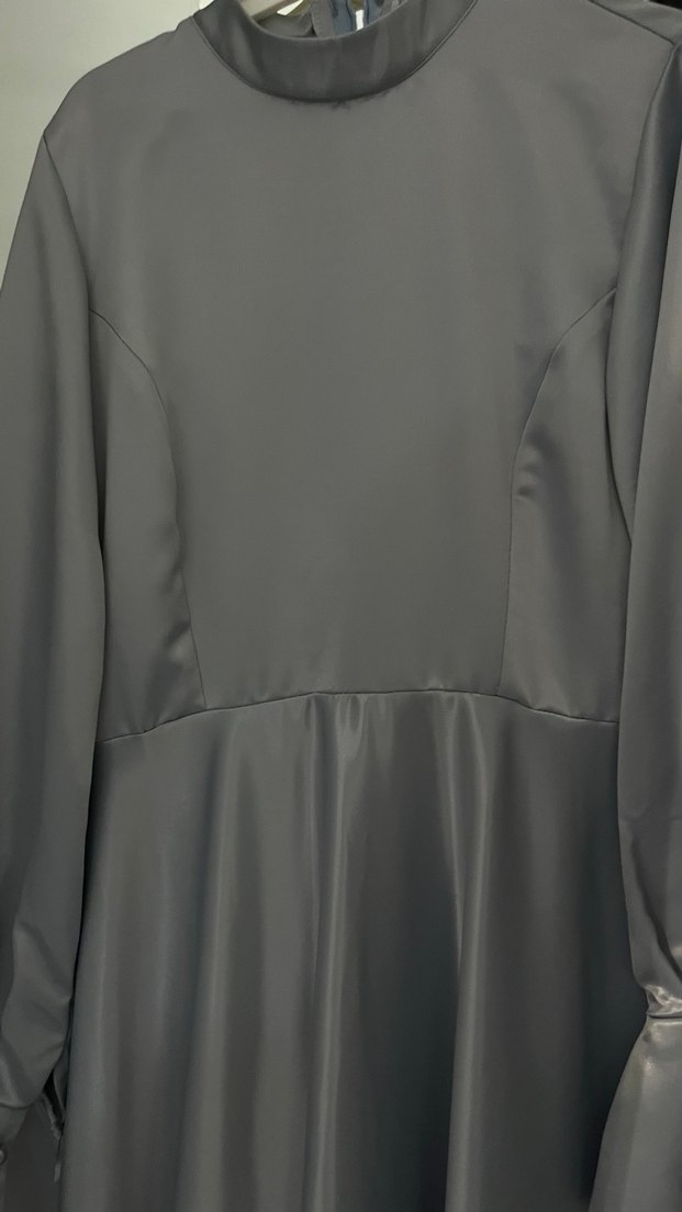 Gri Uzun Kollu Drapeli Uzun Elbise - Görsel 2