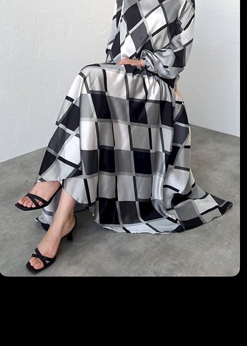 Kadın Gri Ekose Desenli Uzun Elbise - Görsel 4