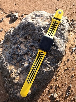 Apple Watch kordon Nike sarı lacivert