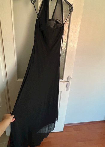 Boyundan bağlamalı abiye - Görsel 4