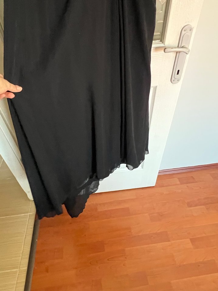 Boyundan bağlamalı abiye - Görsel 3