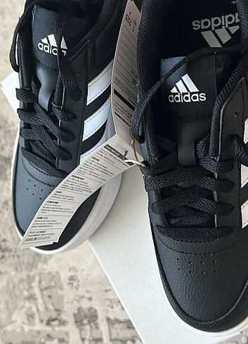 36,5 Beden Adidas ayakkabı 