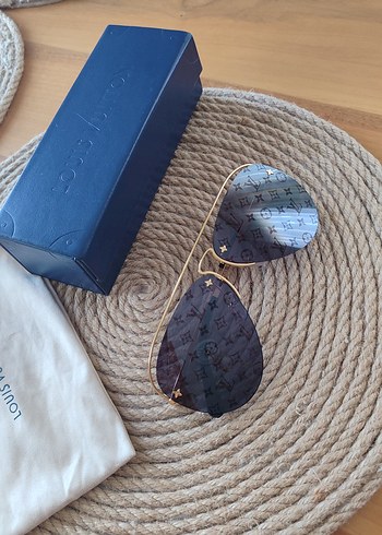 Louis Vuitton Kadın Gri Gold Gözlük - Görsel 9