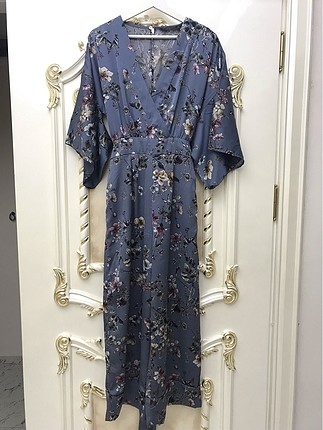 Gri Çiçekli Kimono Tulum - Önceki fiyatı: 230 TL