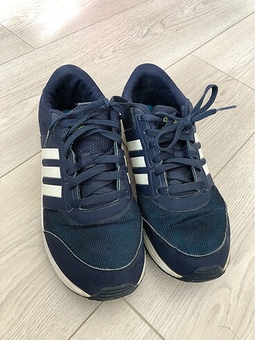Adidas spor ayakkabı