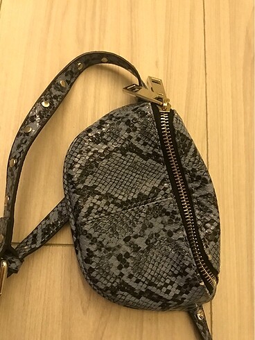 Zara marka harika bel çantası