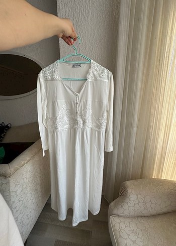 Nakış Detaylı Beyaz Hamile Gecelik - Görsel 2