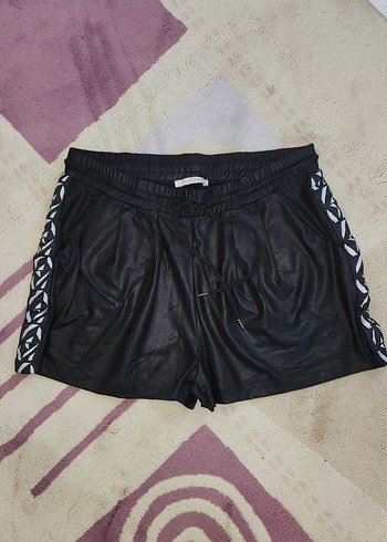 Siyah Deri dokulu Mini Şort - Görsel 2