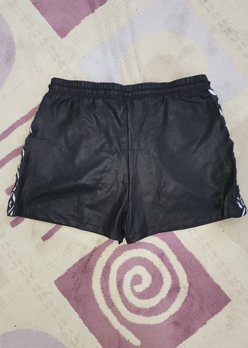 Siyah Deri dokulu Mini Şort - Görsel 3