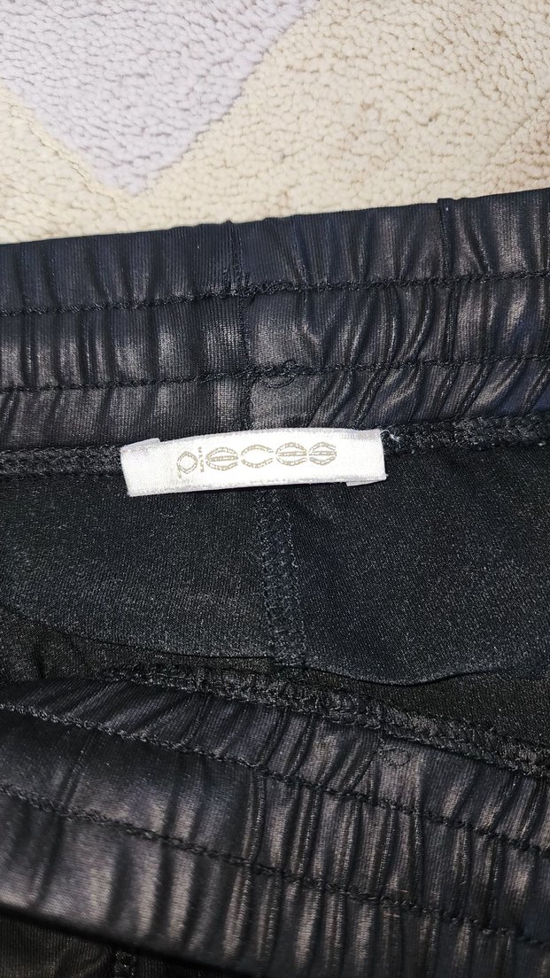 Siyah Deri dokulu Mini Şort - Görsel 4