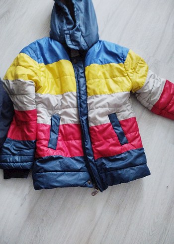 Erkek Çocuk Renkli Kapüşonlu Mont - Görsel 3