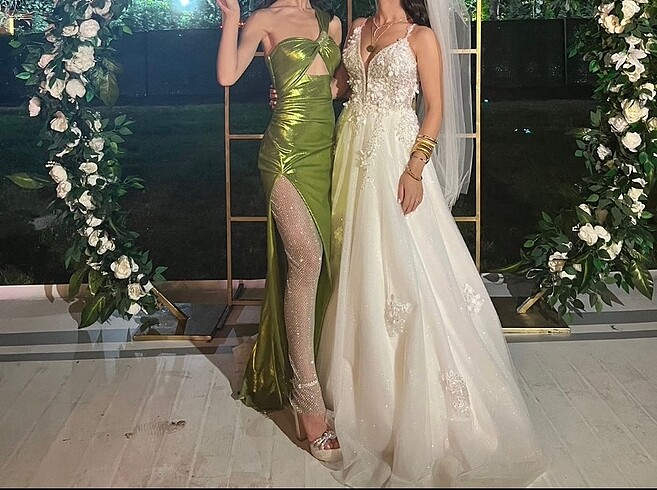 s Beden Alfabeta taşlı yırtmaçlı abiye