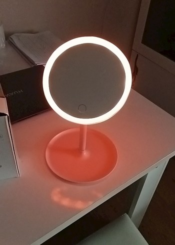  Beden Masaüstü oynar başlık ve LED ışıklı Ayna sarjli