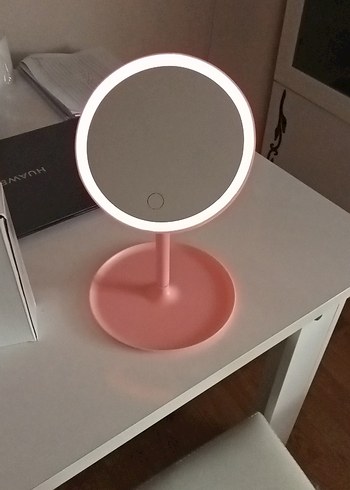  Beden pembe Renk Masaüstü oynar başlık ve LED ışıklı Ayna sarjli
