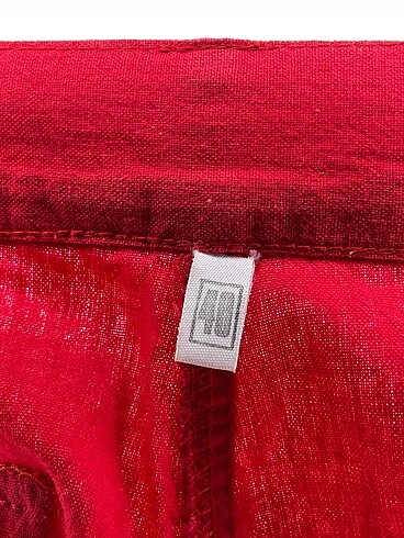 40 Beden kırmızı Renk PreLoved Mini Şort %70 İndirimli.
