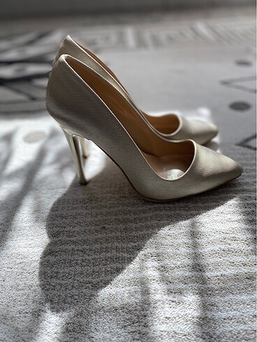 İnce stiletto