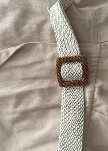 l Beden ten rengi Renk Bej Kemerli Kısa Kollu Keten Tulum